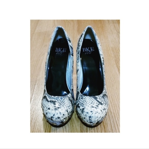 BKE Snake-Print Heels - Size 7 - Picture 5 of 9